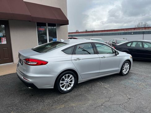 Used 2019 Ford Fusion SE image 5