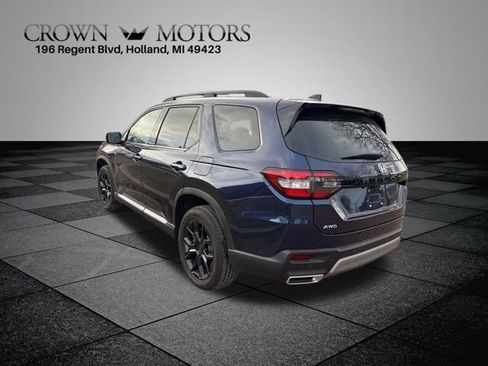 New 2025 Honda Pilot Touring image 7