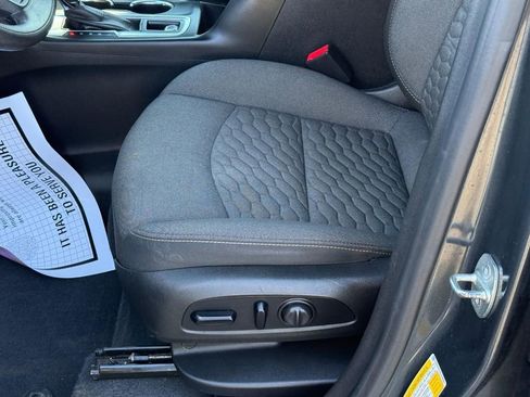 Used 2020 Chevrolet Equinox LT image 16