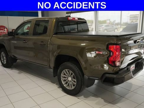Used 2023 Chevrolet Colorado LT w/ LT Convenience Package II AWD/4WD image 4