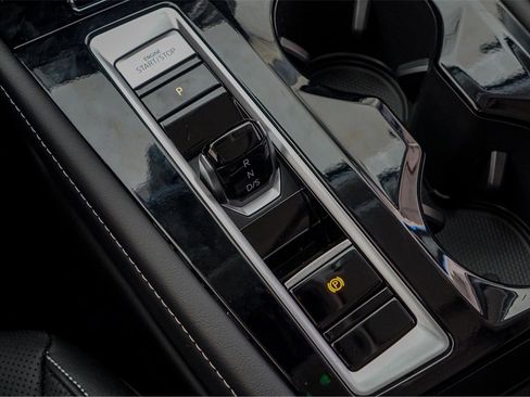 New 2026 Volkswagen Atlas SE image 13