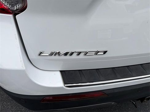 Used 2023 Ford Explorer Limited w/ Equipment Group 301A image 26