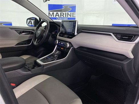 Used 2019 Toyota RAV4 XLE Premium image 35