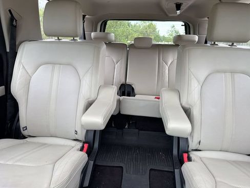 Used 2020 Ford Expedition Max Platinum RWD image 25