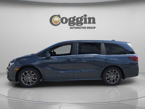 New 2026 Honda Odyssey Touring image 2