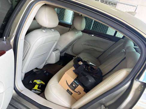 Used 2010 Buick Lucerne CXL FWD image 4