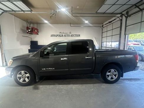 Used 2006 Nissan Titan SE RWD image 1