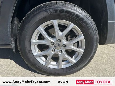 Used 2016 Jeep Cherokee Latitude w/ Comfort/Convenience Group AWD/4WD image 34