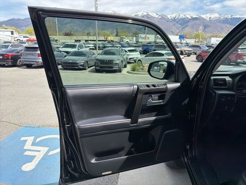 Used 2023 Toyota 4Runner TRD Off-Road AWD/4WD image 10