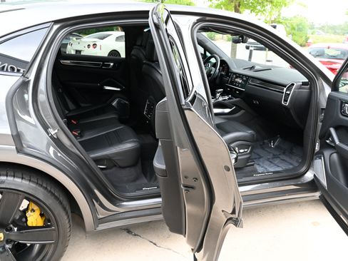 Used 2021 Porsche Cayenne Turbo AWD/4WD image 53