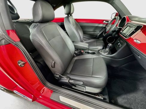 Used 2012 Volkswagen Beetle 2.5 FWD image 32