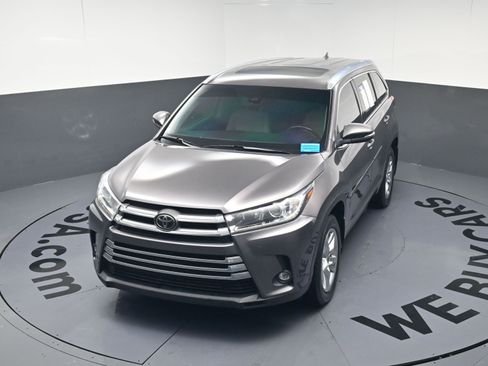 Used 2019 Toyota Highlander Limited image 30