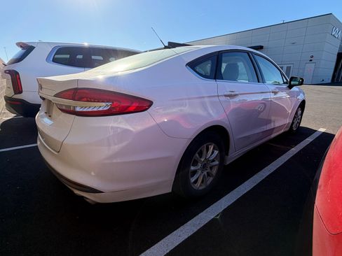 Used 2018 Ford Fusion S image 3