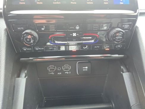 New 2025 Jeep Grand Cherokee Limited image 22