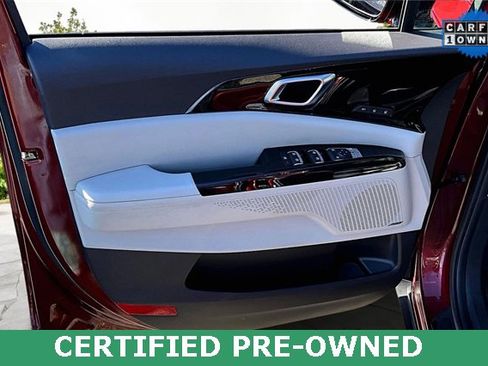 Certified 2022 Kia Carnival SX Prestige image 22