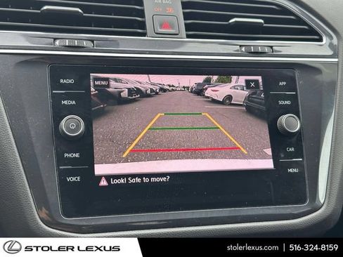 Used 2020 Volkswagen Tiguan SE AWD/4WD image 32