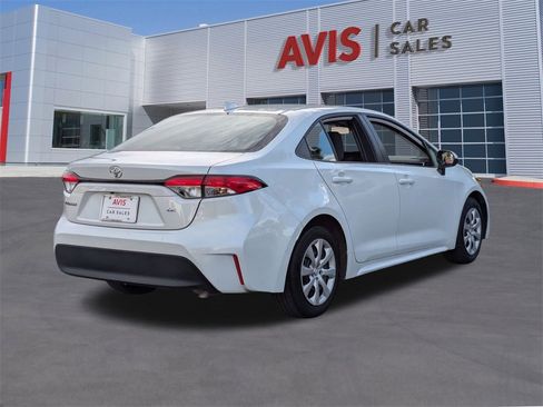 Used 2024 Toyota Corolla LE image 6