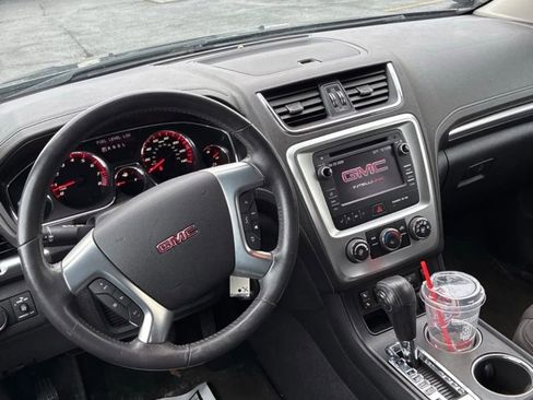 Used 2015 GMC Acadia SLE image 6