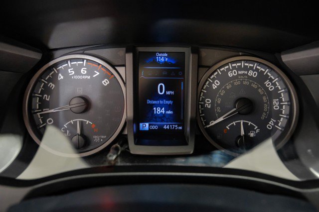 Used 2018 Toyota Tacoma TRD Off-Road w/ Technology Package AWD/4WD image 16