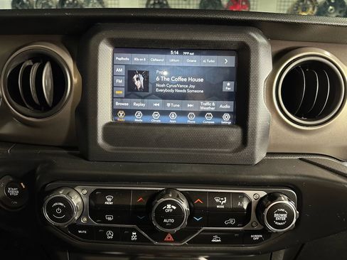 Used 2020 Jeep Gladiator Sport w/ Quick Order Package 24S image 21