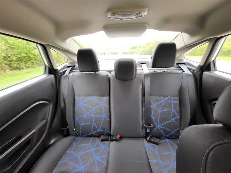 Used 2013 Ford Fiesta SE FWD image 15