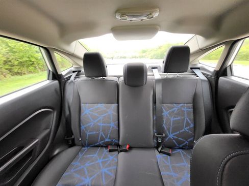 Used 2013 Ford Fiesta SE FWD image 15