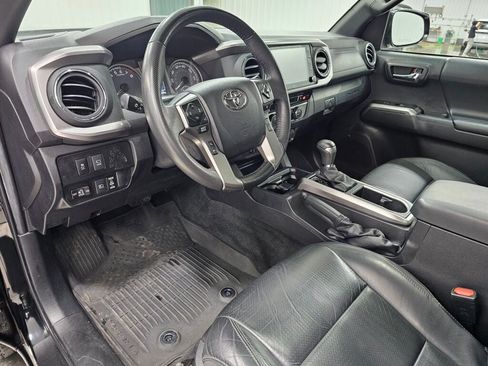 Used 2022 Toyota Tacoma Limited AWD/4WD image 27