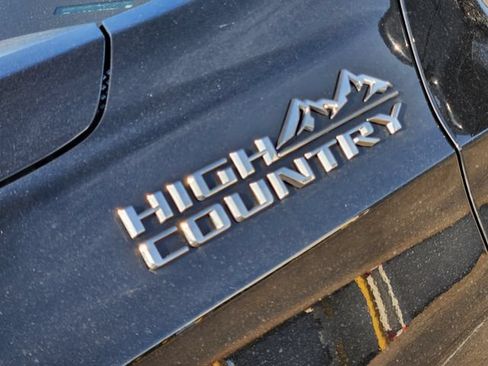 Used 2023 Chevrolet Tahoe High Country AWD/4WD image 9