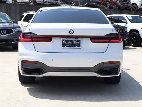 Used 2022 BMW 740i w/ M Sport Package RWD image 5