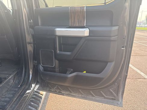 Used 2019 Ford F150 Lariat w/ FX4 Off-Road Package AWD/4WD image 14