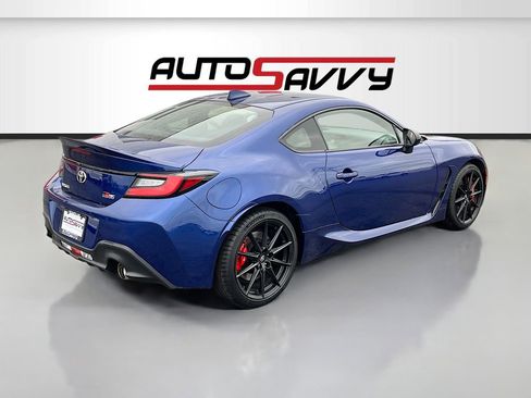 Used 2024 Toyota GR86 Premium w/ Performance Package image 7