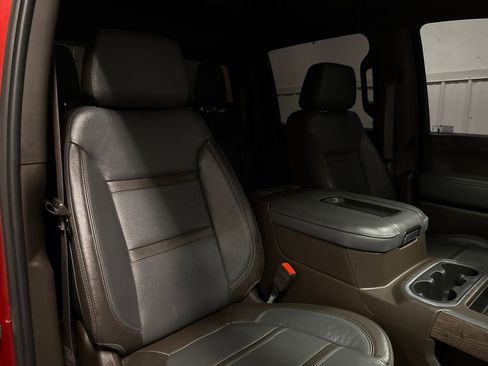 Used 2022 GMC Sierra 3500 Denali w/ Technology Package image 30