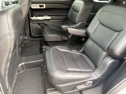 Used 2023 Ford Explorer XLT w/ Equipment Group 202A AWD/4WD image 14