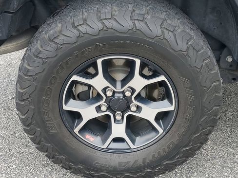 Certified 2019 Jeep Wrangler Unlimited Rubicon AWD/4WD image 5