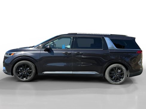 Used 2022 Kia Carnival SX Prestige FWD image 2