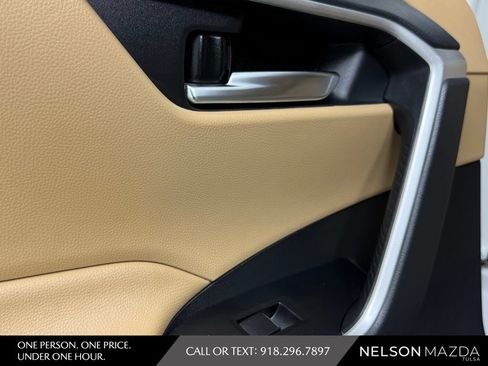Used 2020 Toyota RAV4 XLE Premium FWD image 36