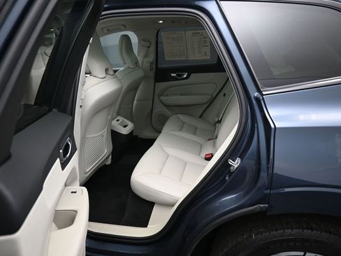 Used 2024 Volvo XC60 B5 Plus w/ Protection Package Premier image 30