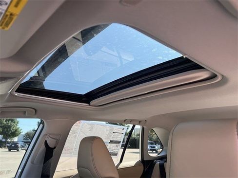 New 2025 Toyota RAV4 Limited image 19