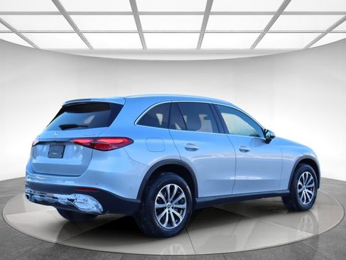 Used 2024 Mercedes-Benz GLC 300 4MATIC w/ Advanced USB Package image 8