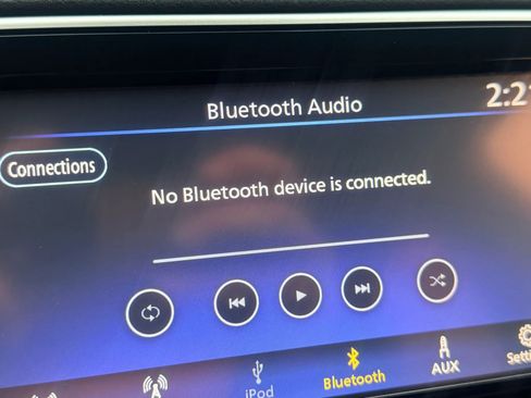 Used 2020 Nissan Versa S FWD image 5