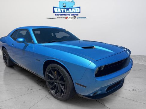 Used 2016 Dodge Challenger R/T w/ Blacktop Package RWD image 27