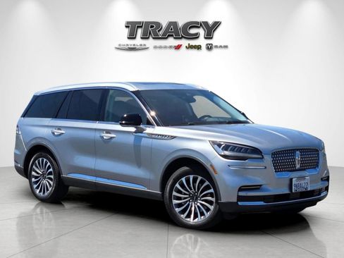 Used 2024 Lincoln Aviator 2WD w/ Premium Package image 2