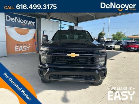 Used 2024 Chevrolet Silverado 2500 Custom w/ Custom Value Package AWD/4WD image 2