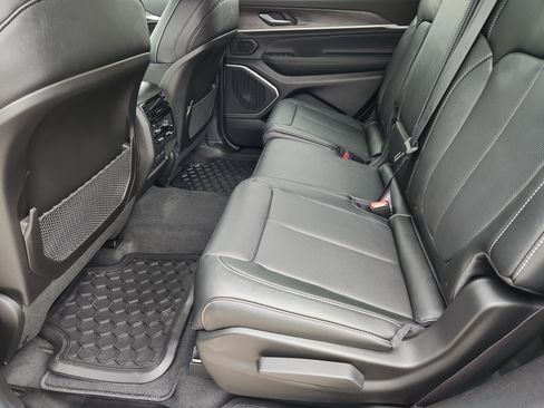New 2026 Jeep Grand Cherokee L Limited AWD/4WD image 21