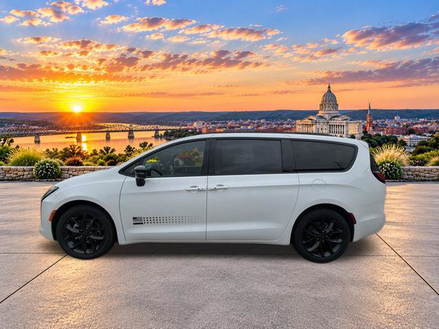 New 2027 Chrysler Pacifica Select FWD image 8