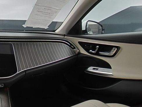 Used 2025 Mercedes-Benz E 450 4MATIC Sedan image 28