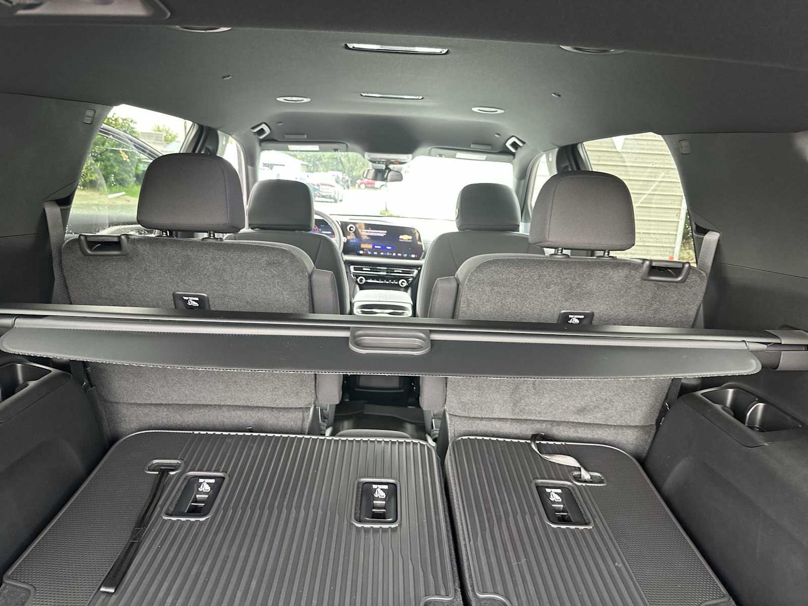 New 2026 Chevrolet Traverse LT w/ LPO, Floor Liner Package FWD image 25