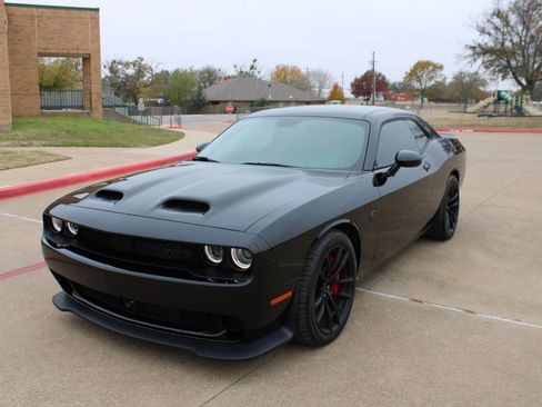 Used 2023 Dodge Challenger SRT Hellcat image 6