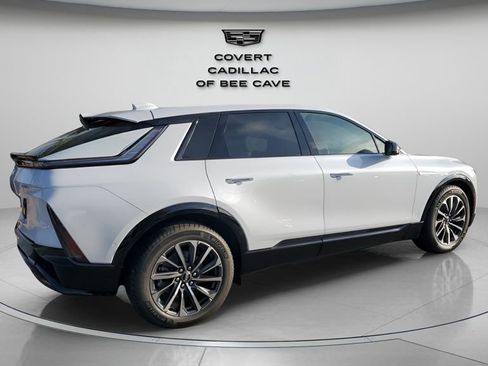 New 2026 Cadillac Lyriq Sport image 10
