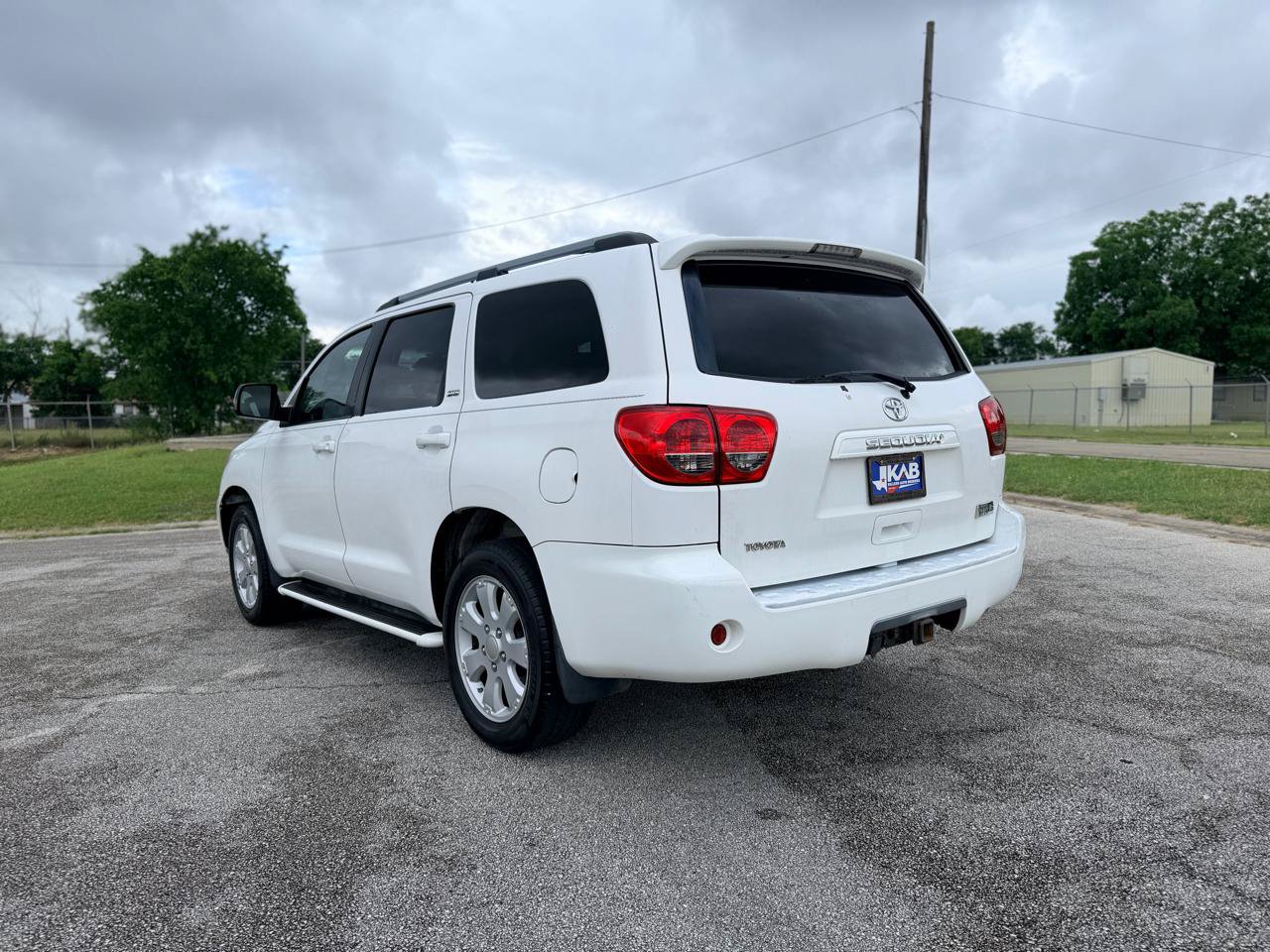 Used 2008 Toyota Sequoia SR5 w/ Moonroof & Roof Rack Pkg RWD image 5